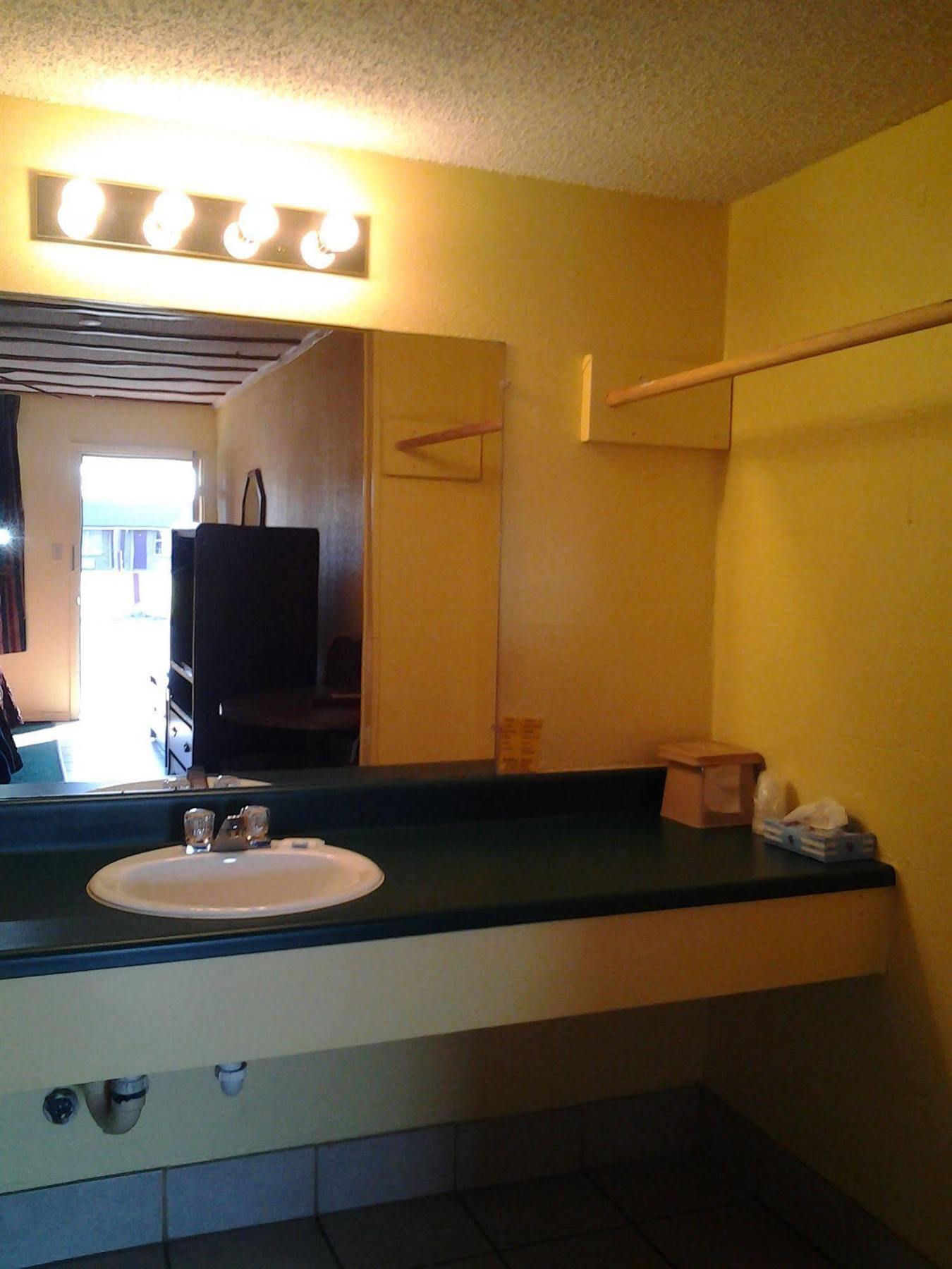 Holiday Motel Hugo Zewnętrze zdjęcie